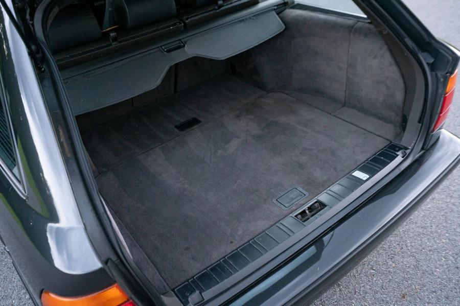 Багажник BMW M5 Touring (E34) 1992 года  (EU) (фото 60 из 94)